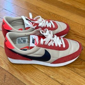 Nike daybreak sneakers size 6